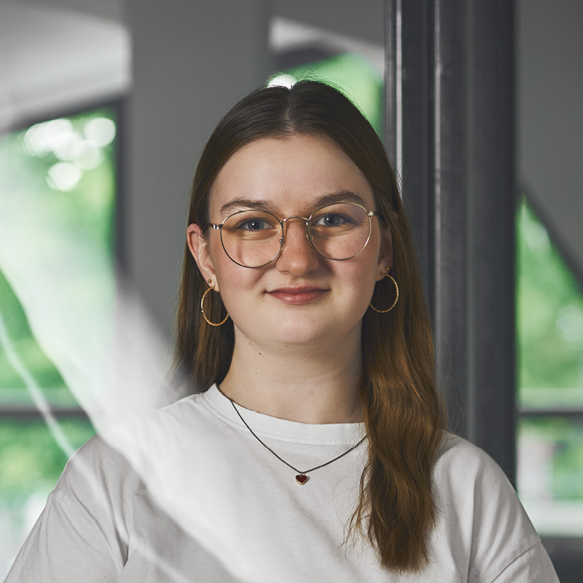 Porträt von Leonie, Mitarbeiterin.